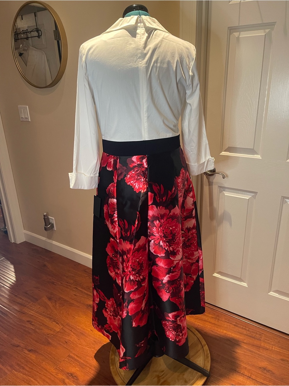 White Wrap Bodice Maxi Dress with Red Floral Black Skirt NWT - Picture 8 of 16